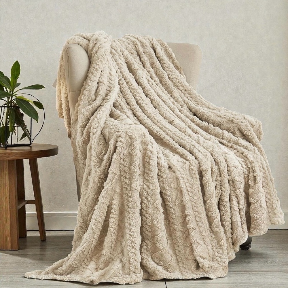 NEW West Elm Beige Ultra Soft Fleece Boho Tufted Fuzzy Throw Blanket - 50" x 60"